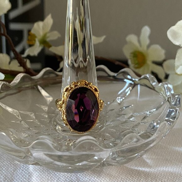 Beautiful Large Amethyst Cocktail Ring Size 10 - Picture 1 of 4